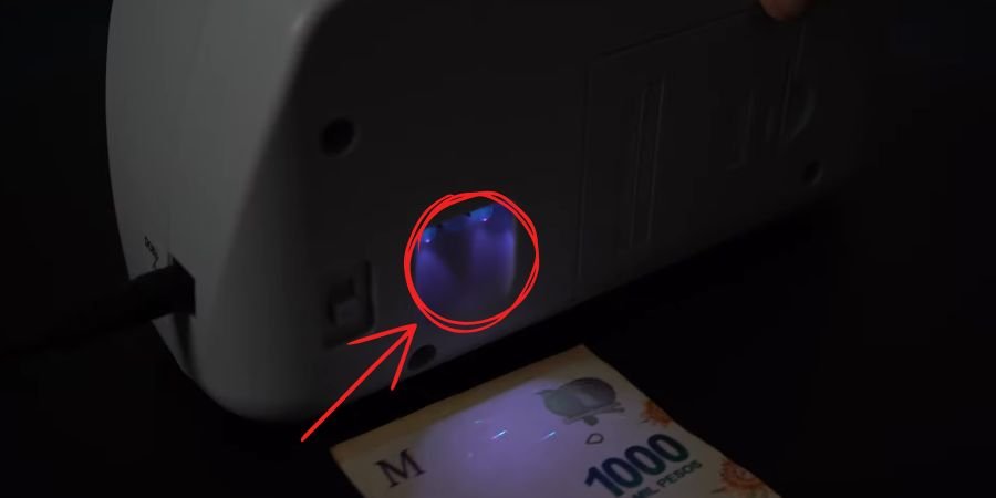 Sensor UV de la mini contadora de billetes máquina cuenta plata portatil Gadnic P-600 detectando marcas de seguridad en billetes